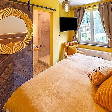 Luxurious With Heated Pool Hotel Gesves