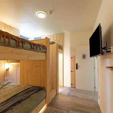 Hotel Luxurious With Heated Pool