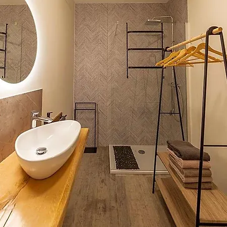 Hotel Luxurious With Heated Pool Gesves